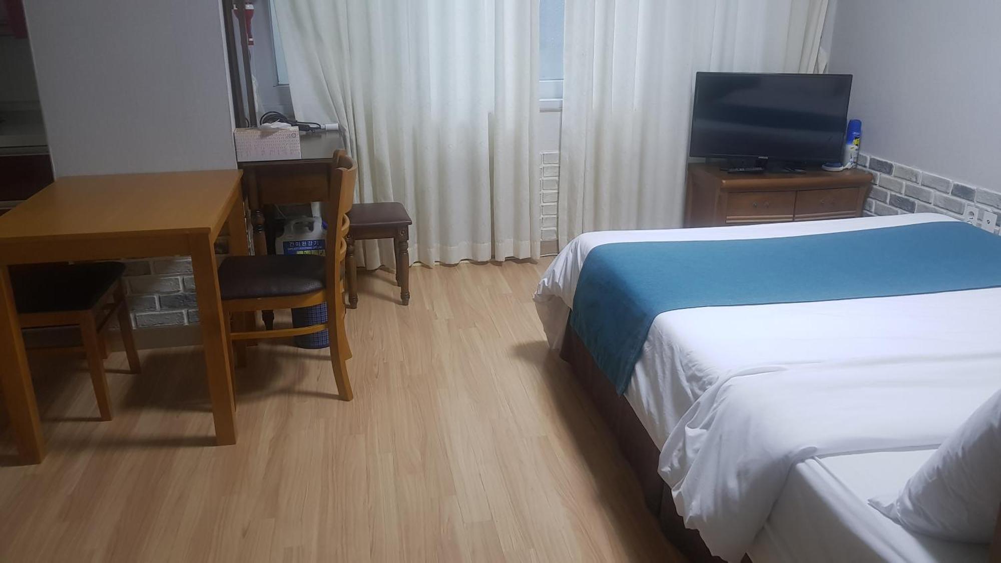 Seom Story Pension Seogwipo Bagian luar foto