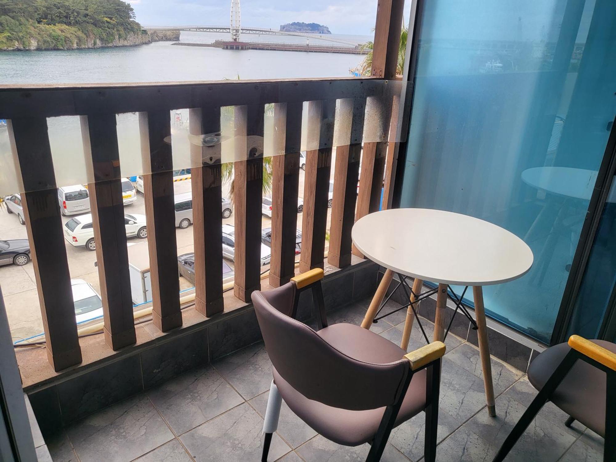 Seom Story Pension Seogwipo Bagian luar foto