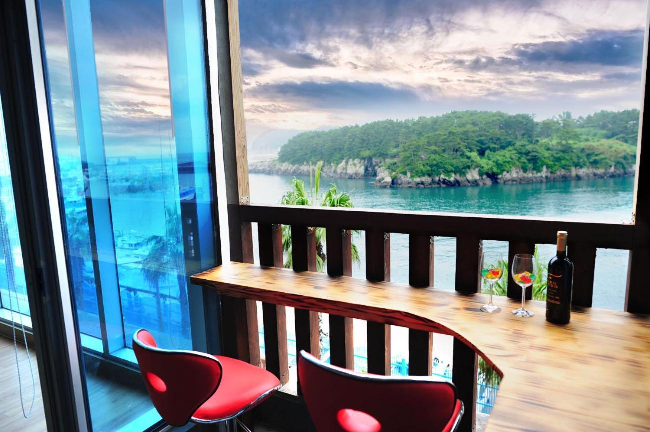 Seom Story Pension Seogwipo Bagian luar foto