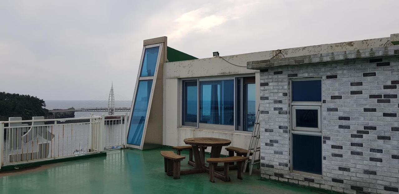 Seom Story Pension Seogwipo Bagian luar foto